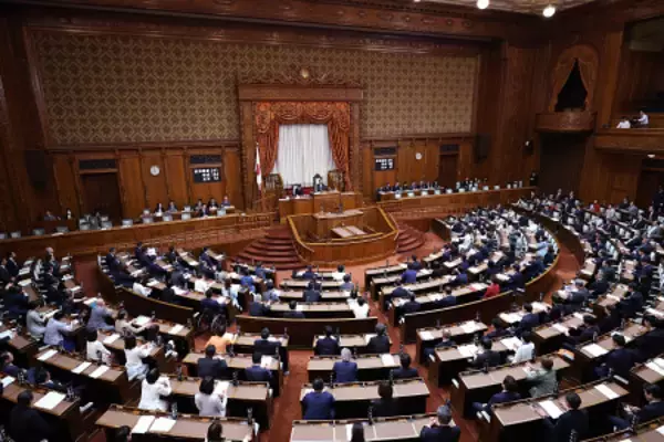 改正皇室典範が成立