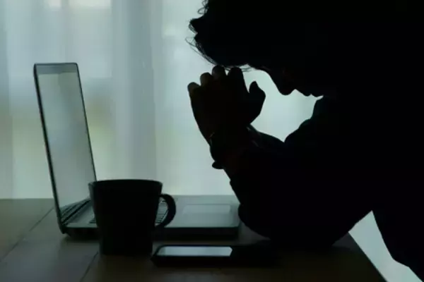 昨年の自傷・自殺未遂４．３万人＝搬送増加、若年女性で顕著―対策センター