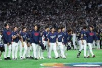 敗れた韓国ナイン　野球