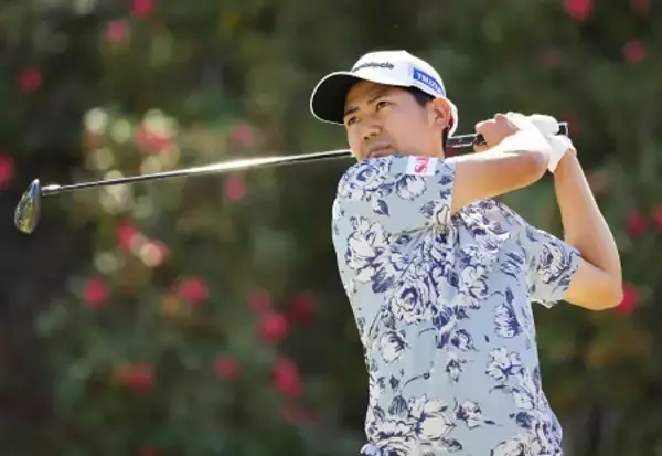 石坂のティーショット　男子ゴルフ