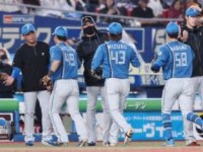 喜ぶ日本ハムナイン　プロ野球