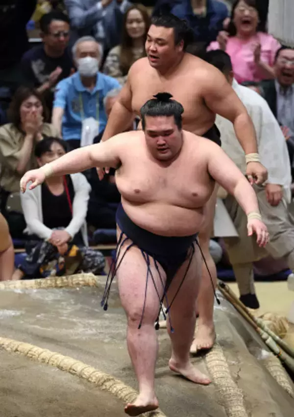 敗れた霧島