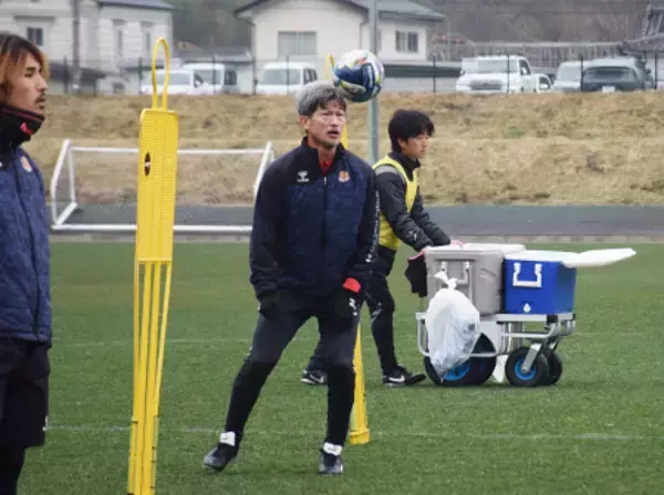 練習する三浦　Ｊリーグ