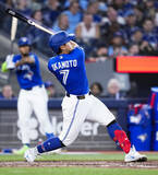 「中飛に倒れた岡本　大リーグ」の画像1