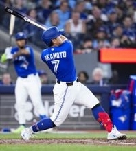 中飛に倒れた岡本　大リーグ