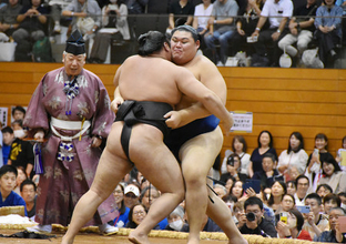 秋巡業での大の里