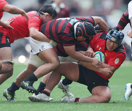 倒される森山　大学ラグビー