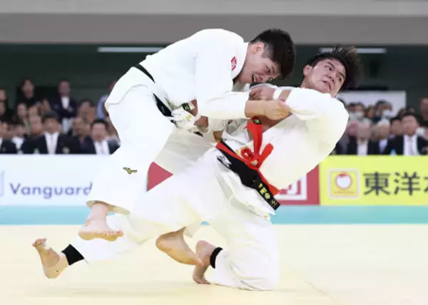 攻める田嶋　全日本柔道