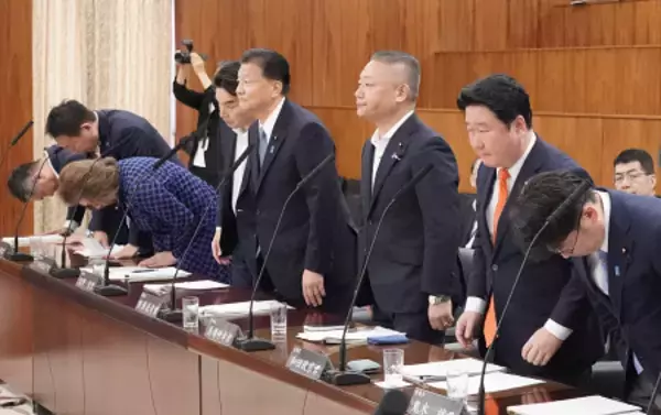国民投票法改正案を可決
