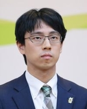 一力勝ち「五冠」に＝王座奪取、史上３人目―囲碁