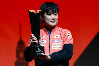 世界１位へ、また一歩＝ファイナルズＶの張本智―卓球