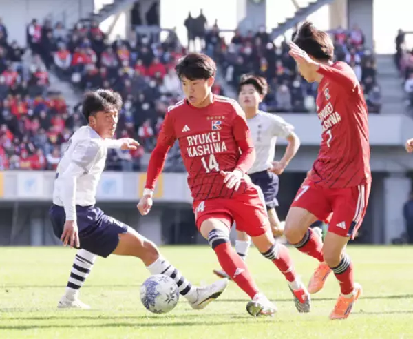 攻め込む古川　高校サッカー