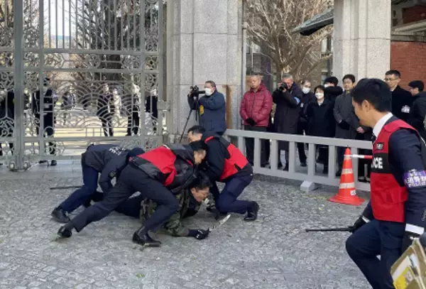 東大前で殺傷事件対処訓練