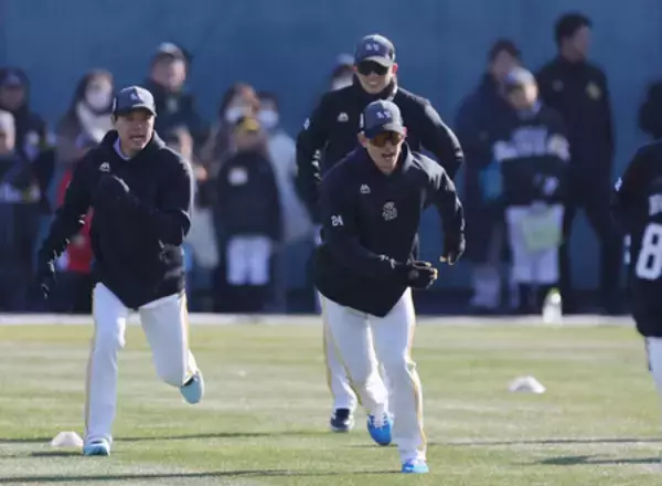 青空の下、連覇へ始動＝プロ野球・ソフトバンク