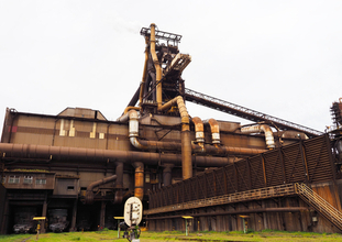 転落の作業員３人死亡＝不明１人を捜索―神奈川県警