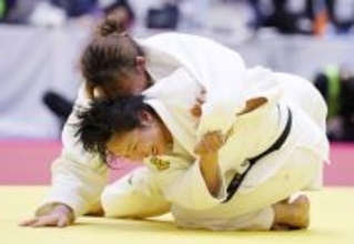 技を仕掛ける渡辺