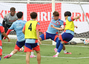 練習する佐野　サッカー