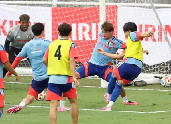 練習する佐野　サッカー