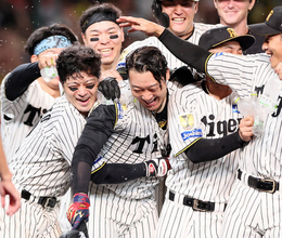 総力戦制して「Ｍ１０」＝阪神、執念の白星―プロ野球