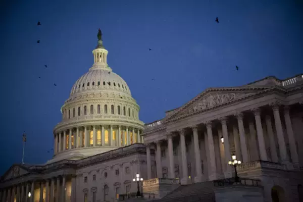 対カナダ関税の撤廃決議案を可決