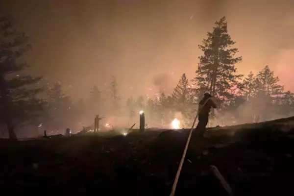山火事で非常事態宣言　カナダ
