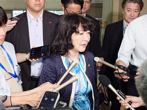 財務相、為替介入「お答えできない」