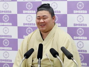 藤ノ川、勝ち越し目指して＝大相撲秋場所