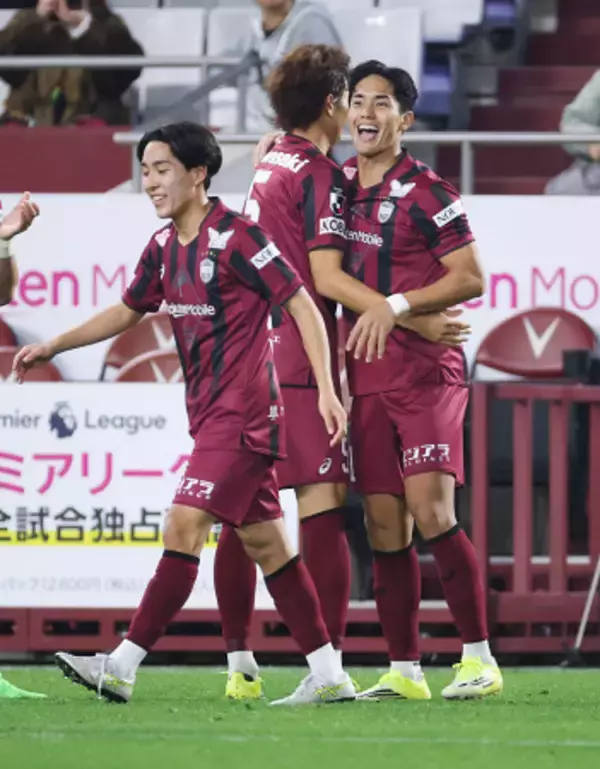 喜ぶ武藤　Ｊリーグ