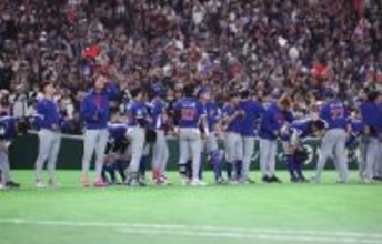 肩を落とす台湾ナイン　野球