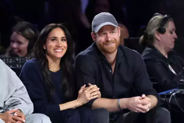 ヘンリー王子夫妻、英帰国へ