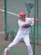 特打に臨む秋山　プロ野球