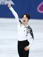 日本、２位で最終日へ＝鍵山が男子ＳＰトップ―フィギュア団体〔ミラノ・コルティナ五輪〕