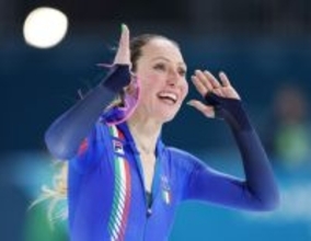 イタリア第１号の金に歓喜＝信念示したロロブリジダ―スピードスケート〔ミラノ・コルティナ五輪〕