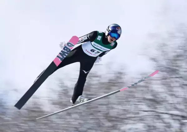 小林陵の飛躍　Ｗ杯ジャンプ男子