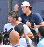 「いたずらする大谷　野球」の画像1