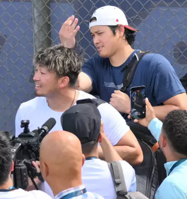 いたずらする大谷　野球