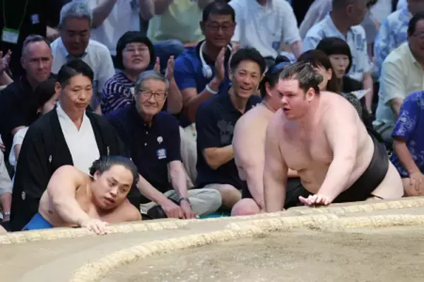 敗れた琴栄峰