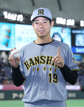 プロ初勝利を挙げた下村　プロ野球