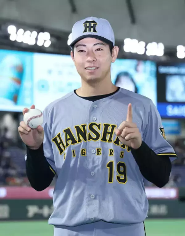 プロ初勝利を挙げた下村　プロ野球