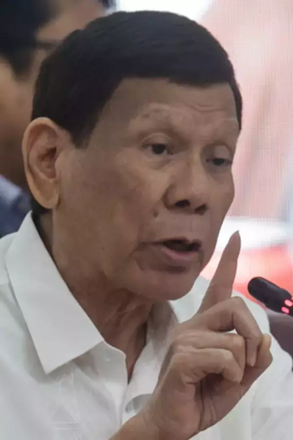 ドゥテルテ前比大統領を起訴