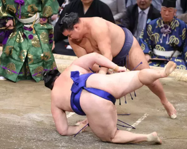 豊昇龍の下手投げ