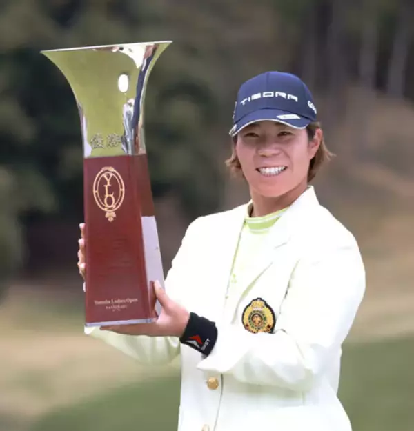 穴井、支援学校にピアノ寄贈＝ヤマハレディース副賞―女子ゴルフ