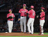 「マウンドに集まる楽天ナイン　プロ野球」の画像1