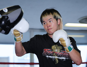練習する那須川　ボクシング世界戦