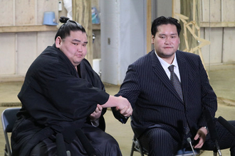 旭富士がスピード新十両