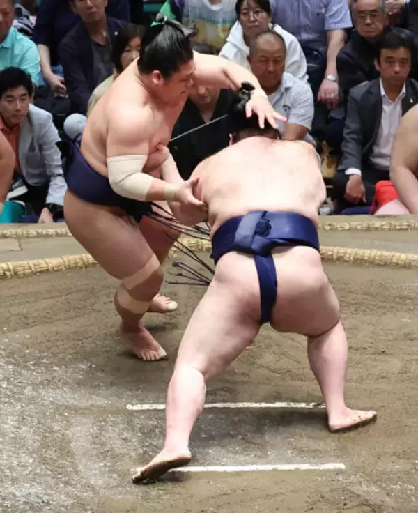 若隆景の突き落とし
