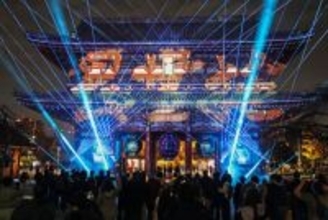 宝蔵門のプロジェクションマッピング