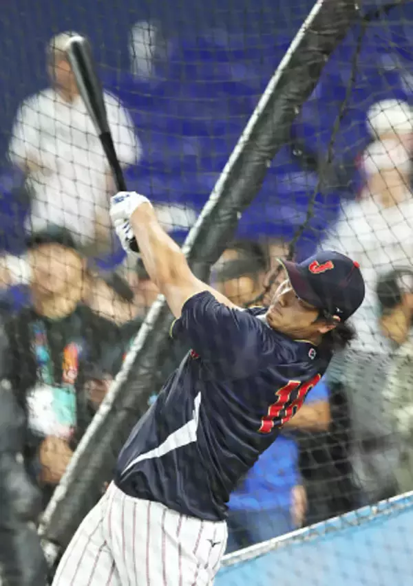 練習する大谷　野球