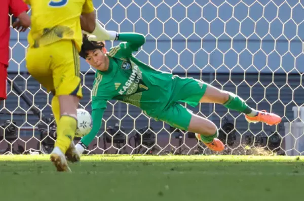 ＰＫを止めるプムラピー　高校サッカー