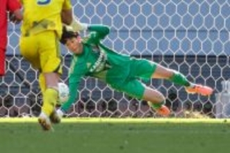 ＰＫを止めるプムラピー　高校サッカー